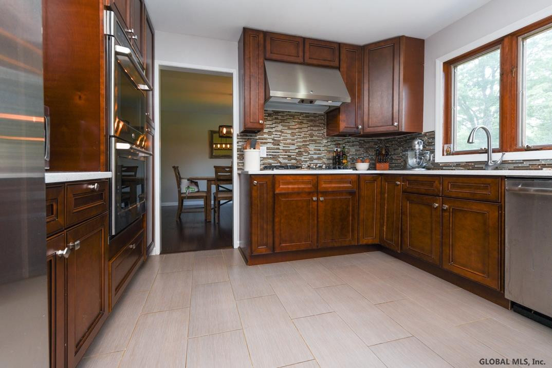 99 Spring Road Glenville, NY 12302 - Photo 3 of 20 Photo 3