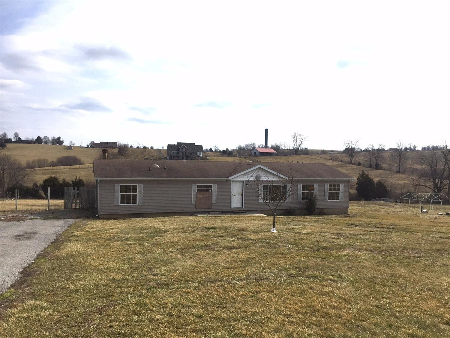 149 Ridgecrest Drive Lancaster, KY 40444 - Photo 1 of 9 Photo 1