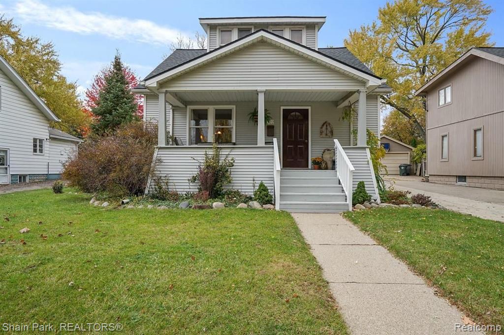 322 Ferndale Avenue Rochester, MI 48307 - Photo 1 of 27