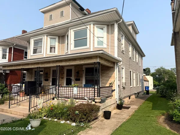 $975 | 207 North Orange Street, Selinsgrove, PA 17870