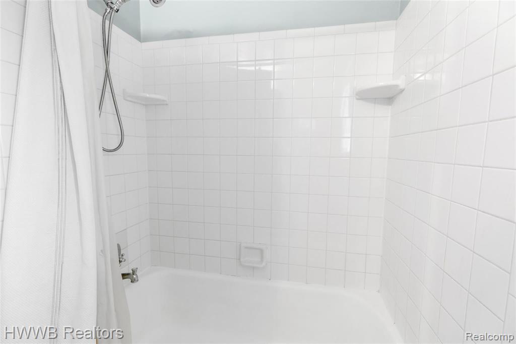 1751 Graefield Road Birmingham, MI 48009 - Photo 20 of 22