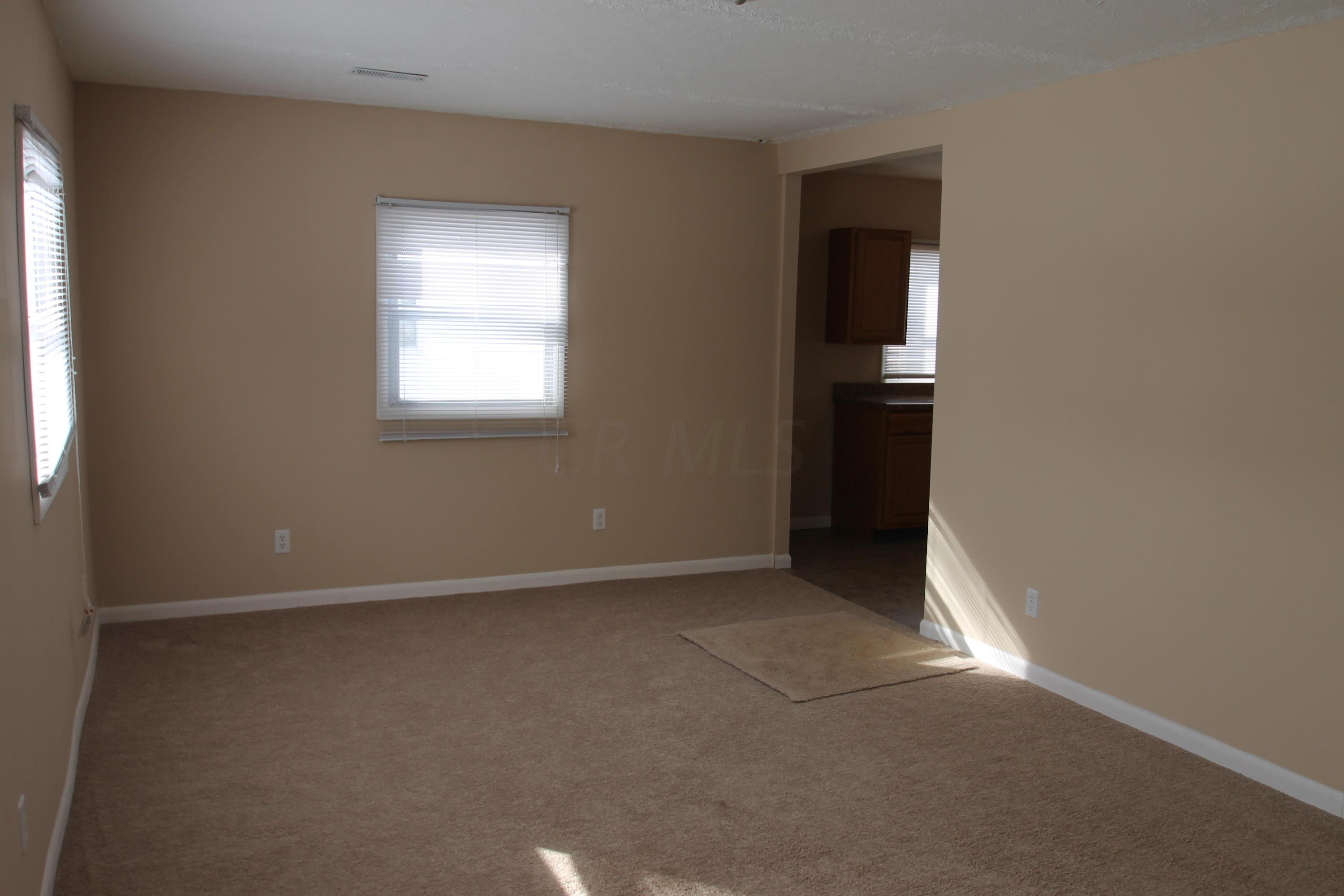 103 South Hampton Road Columbus, OH 43213 - Photo 5 of 15