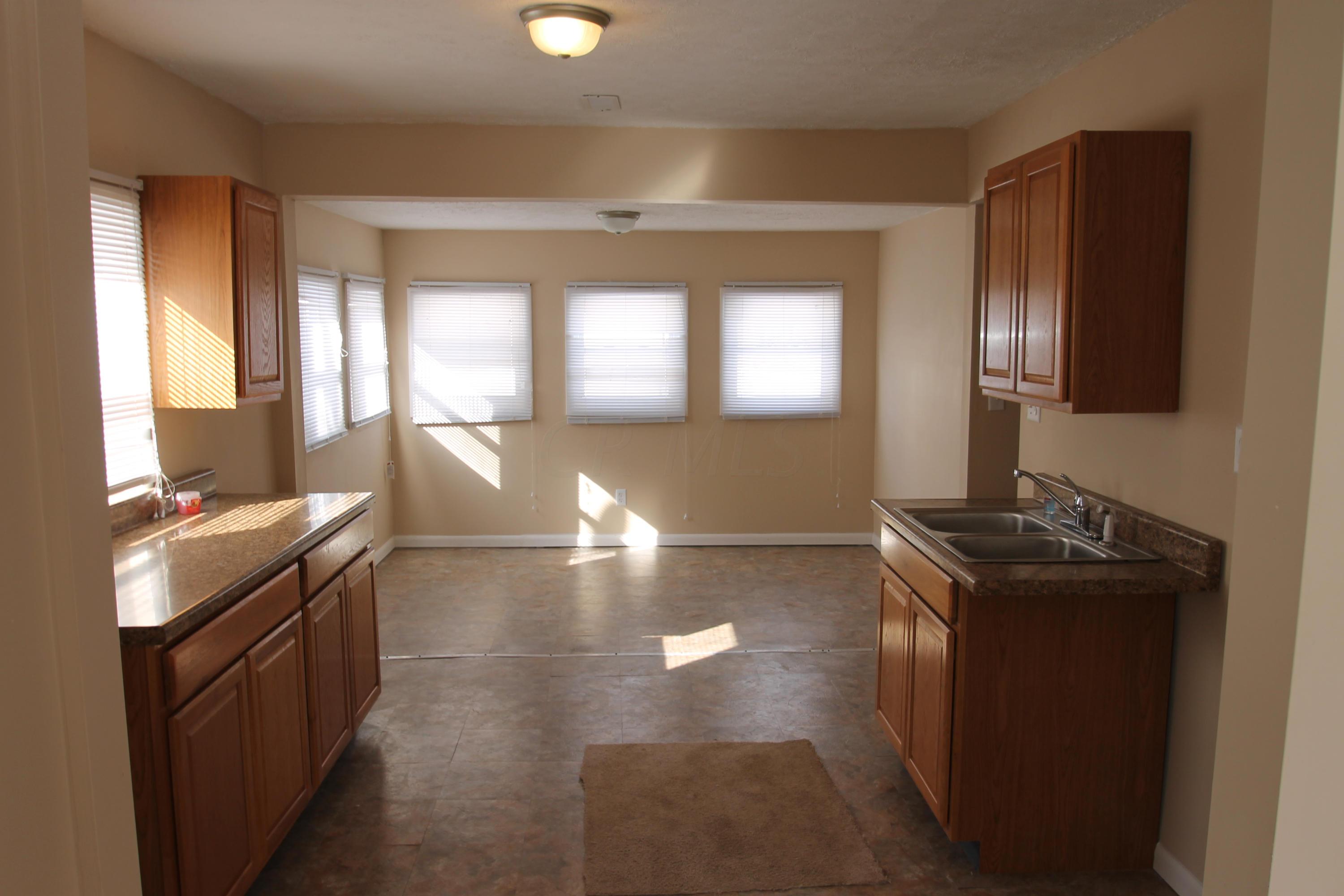 103 South Hampton Road Columbus, OH 43213 - Photo 7 of 15