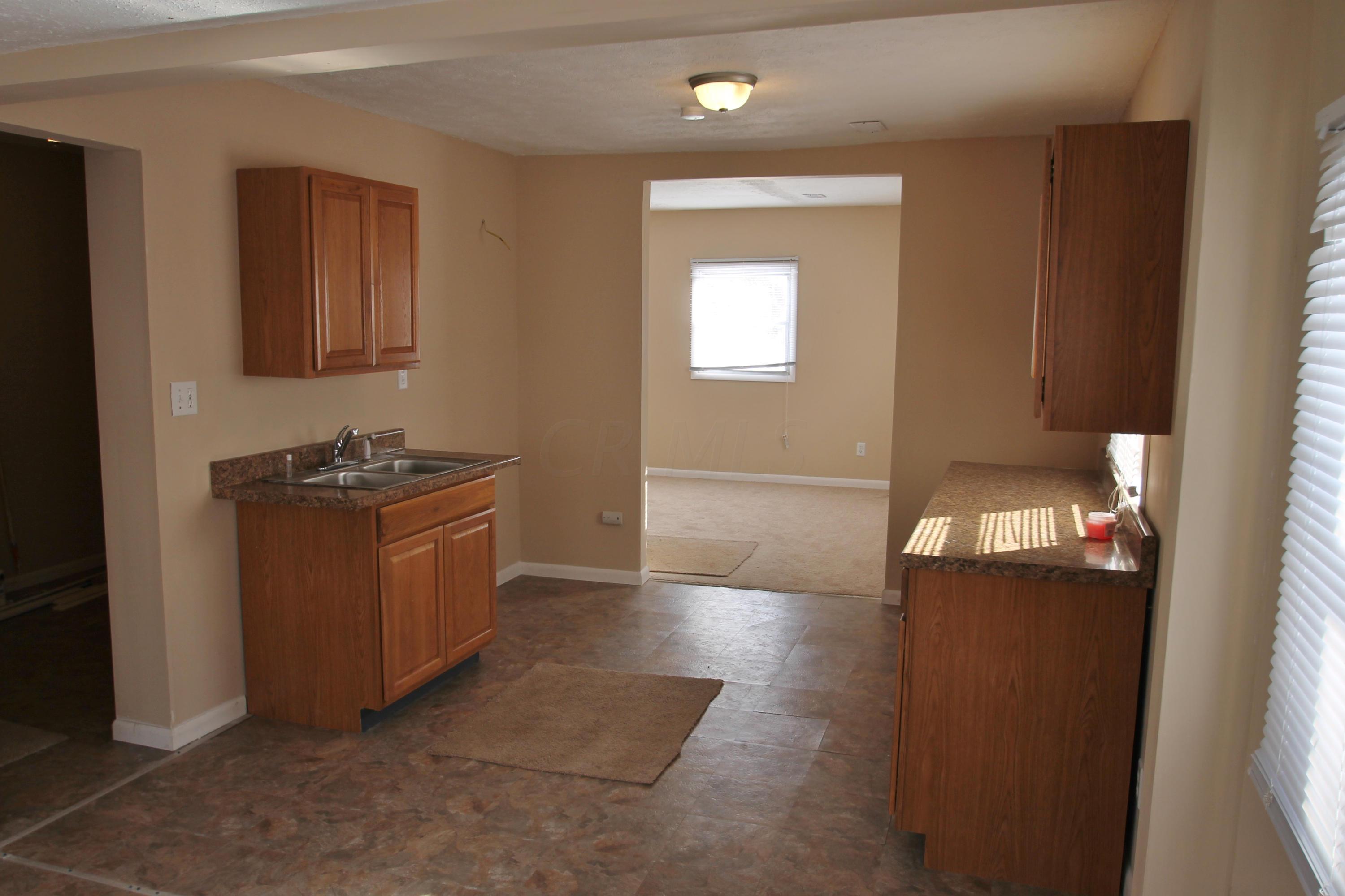 103 South Hampton Road Columbus, OH 43213 - Photo 9 of 15