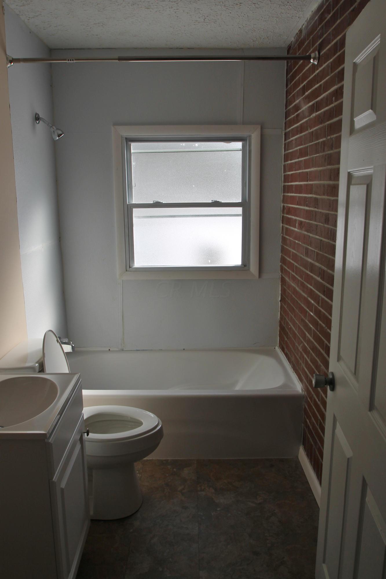 103 South Hampton Road Columbus, OH 43213 - Photo 10 of 15