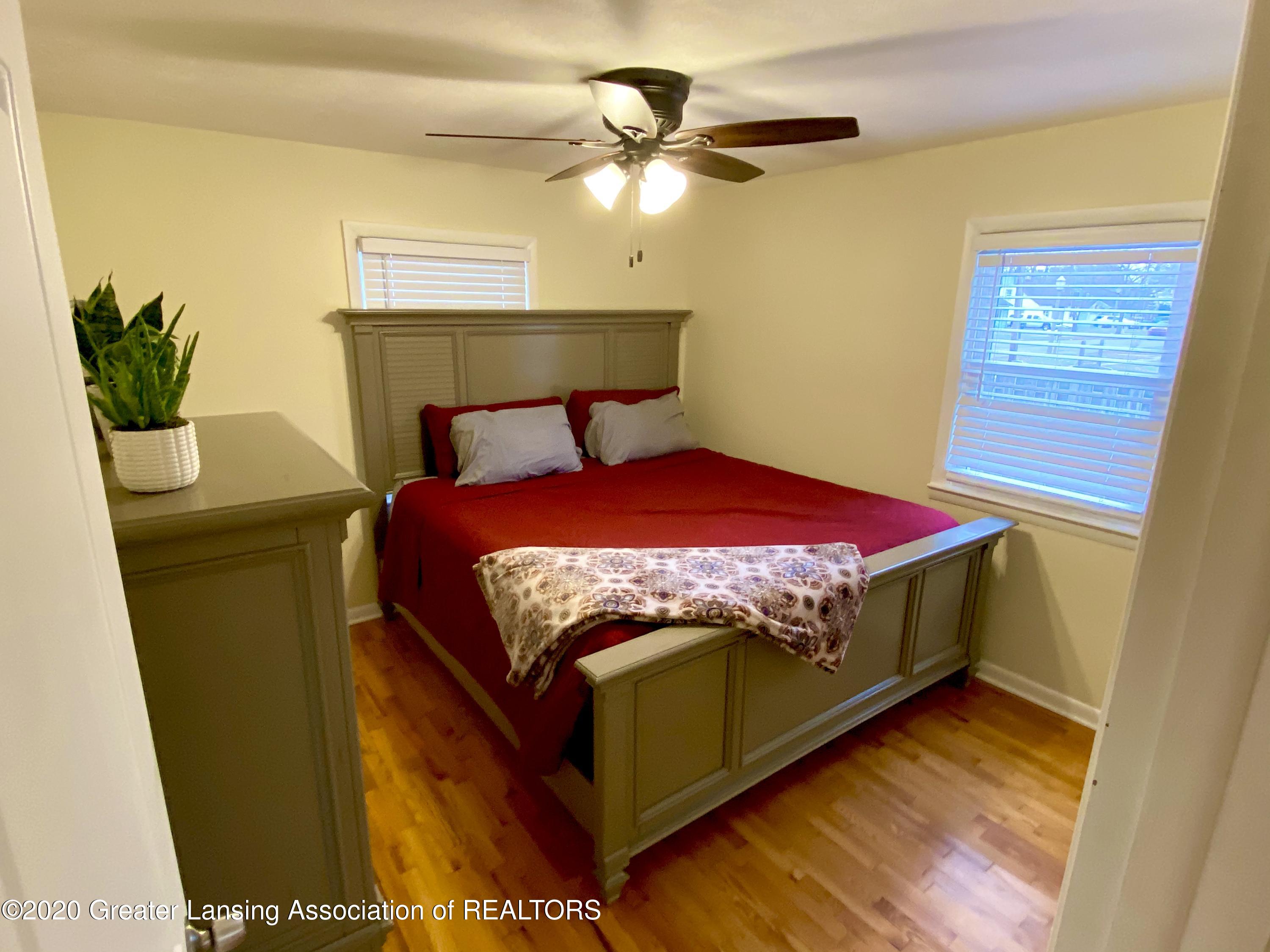 569 Armstrong Road Lansing, MI 48911 - Photo 13 of 27 11 Primary BR