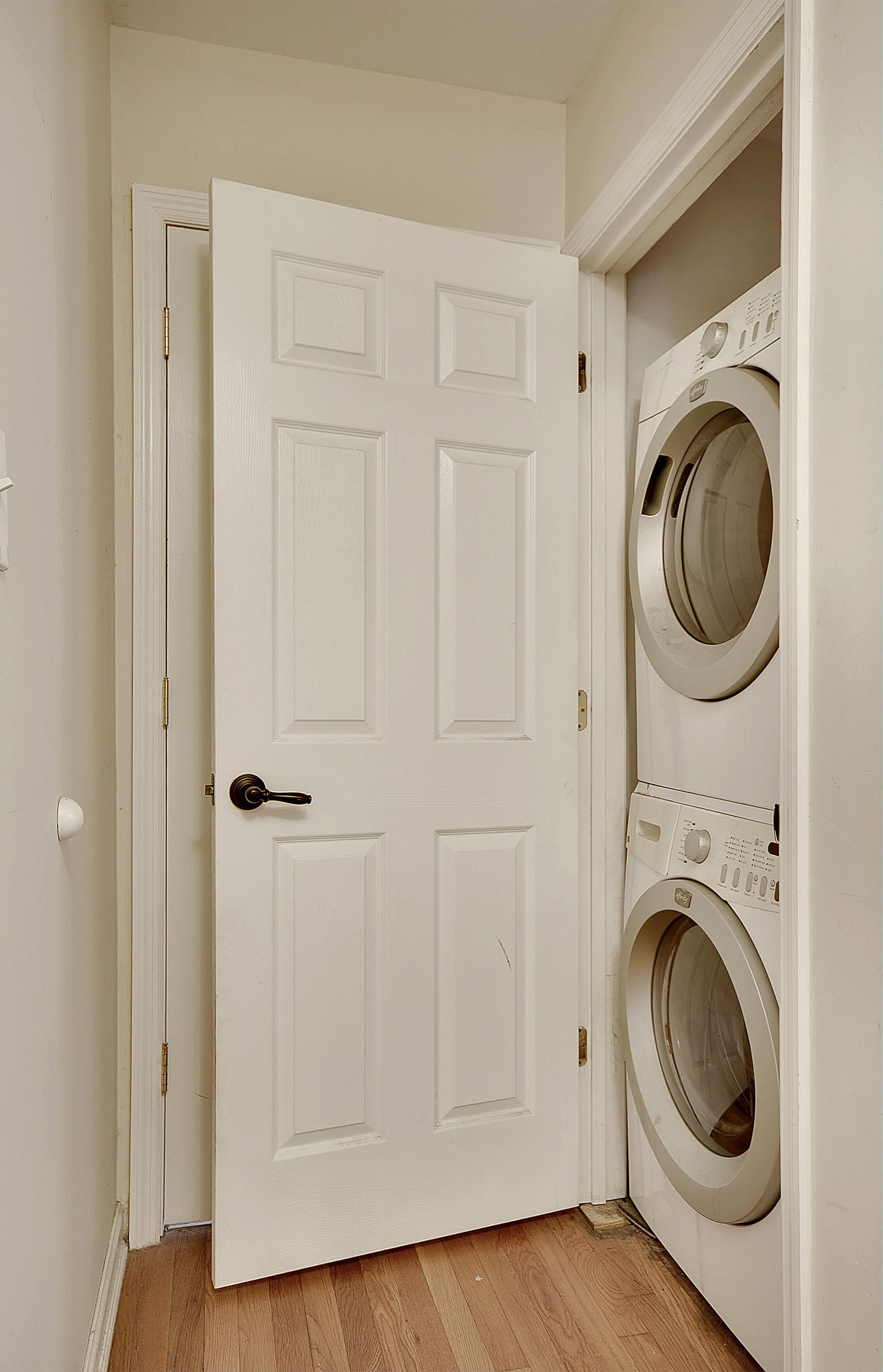 1924 Westminster Road Charleston, SC 29407 - Photo 19 of 32 Washer and Dryer in Hall