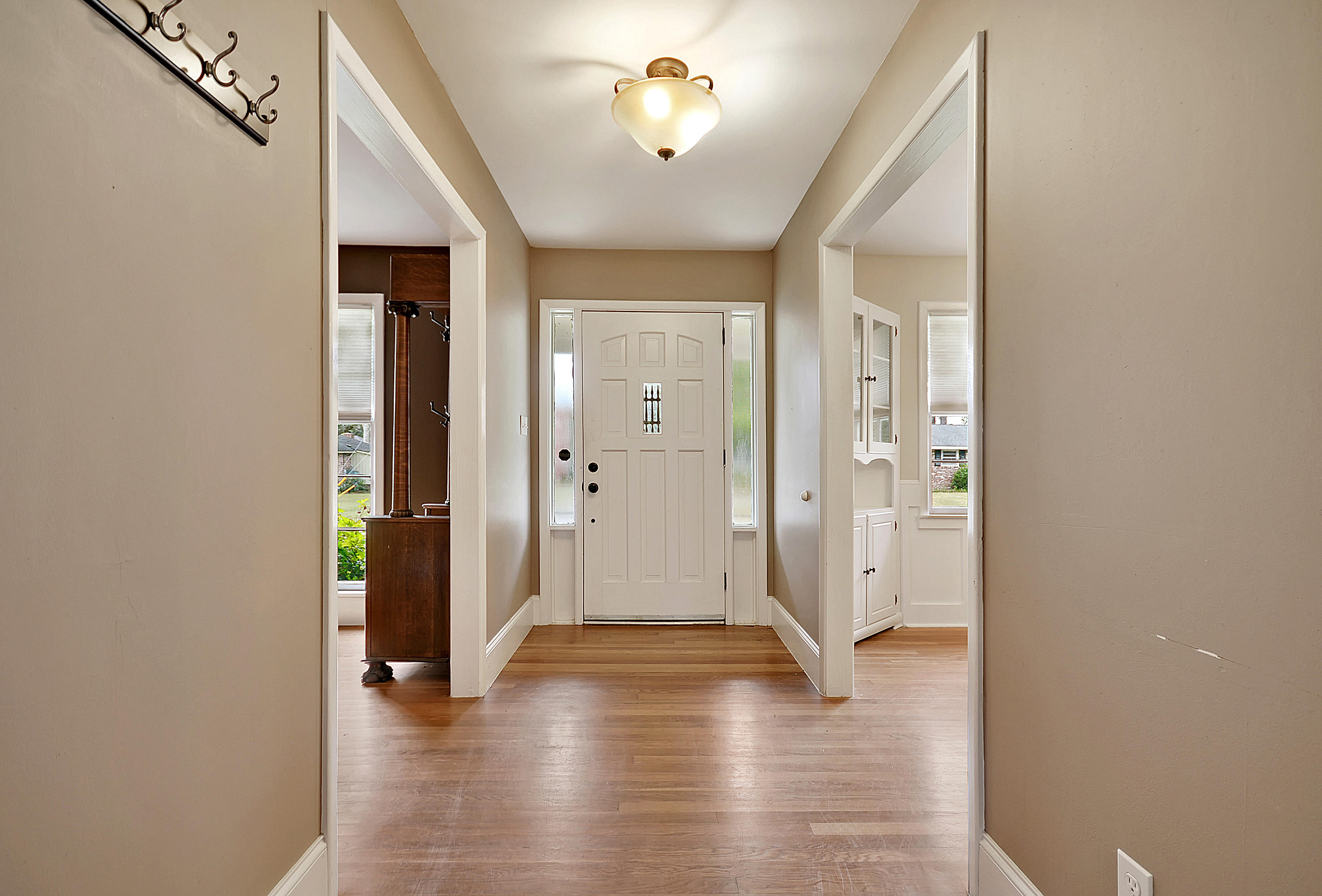 1924 Westminster Road Charleston, SC 29407 - Photo 3 of 32 Foyer