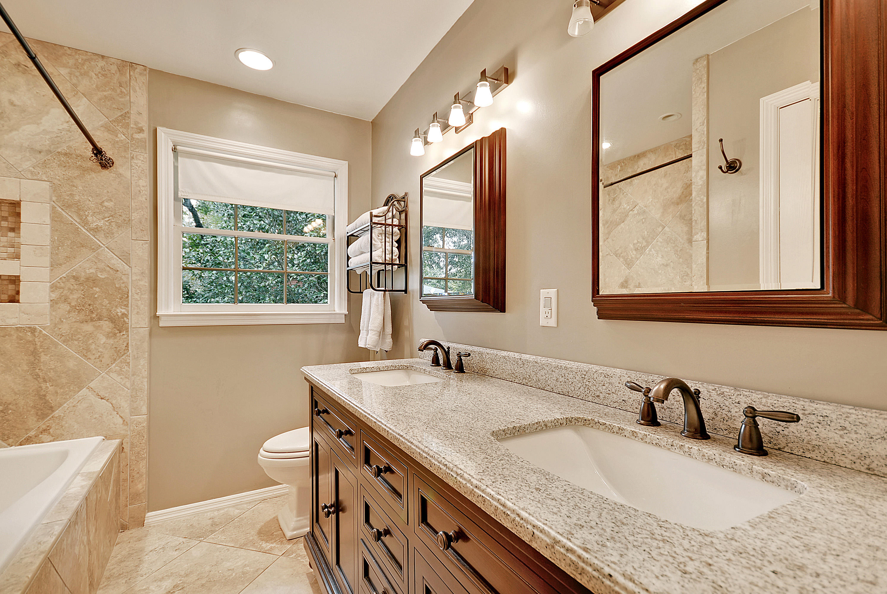 1924 Westminster Road Charleston, SC 29407 - Photo 23 of 32 Hall Bath Room