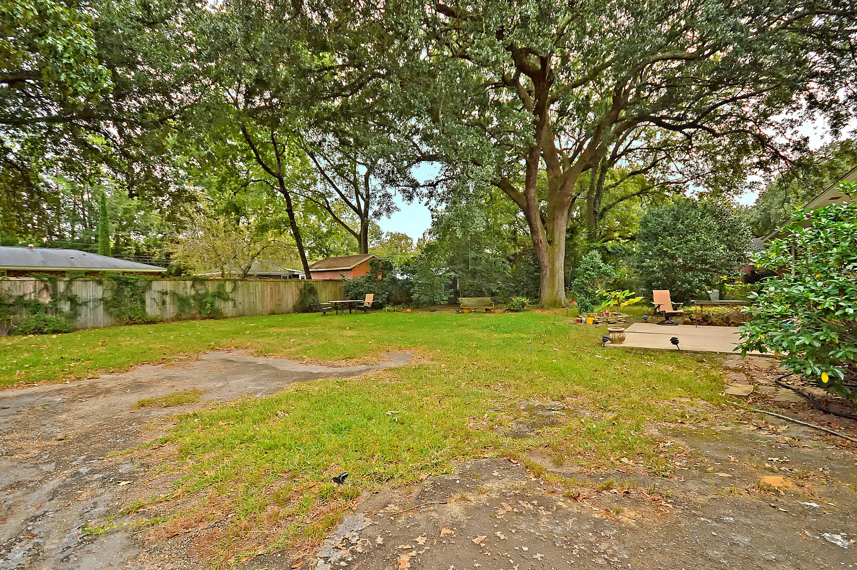 1924 Westminster Road Charleston, SC 29407 - Photo 25 of 32 Large Back Yard