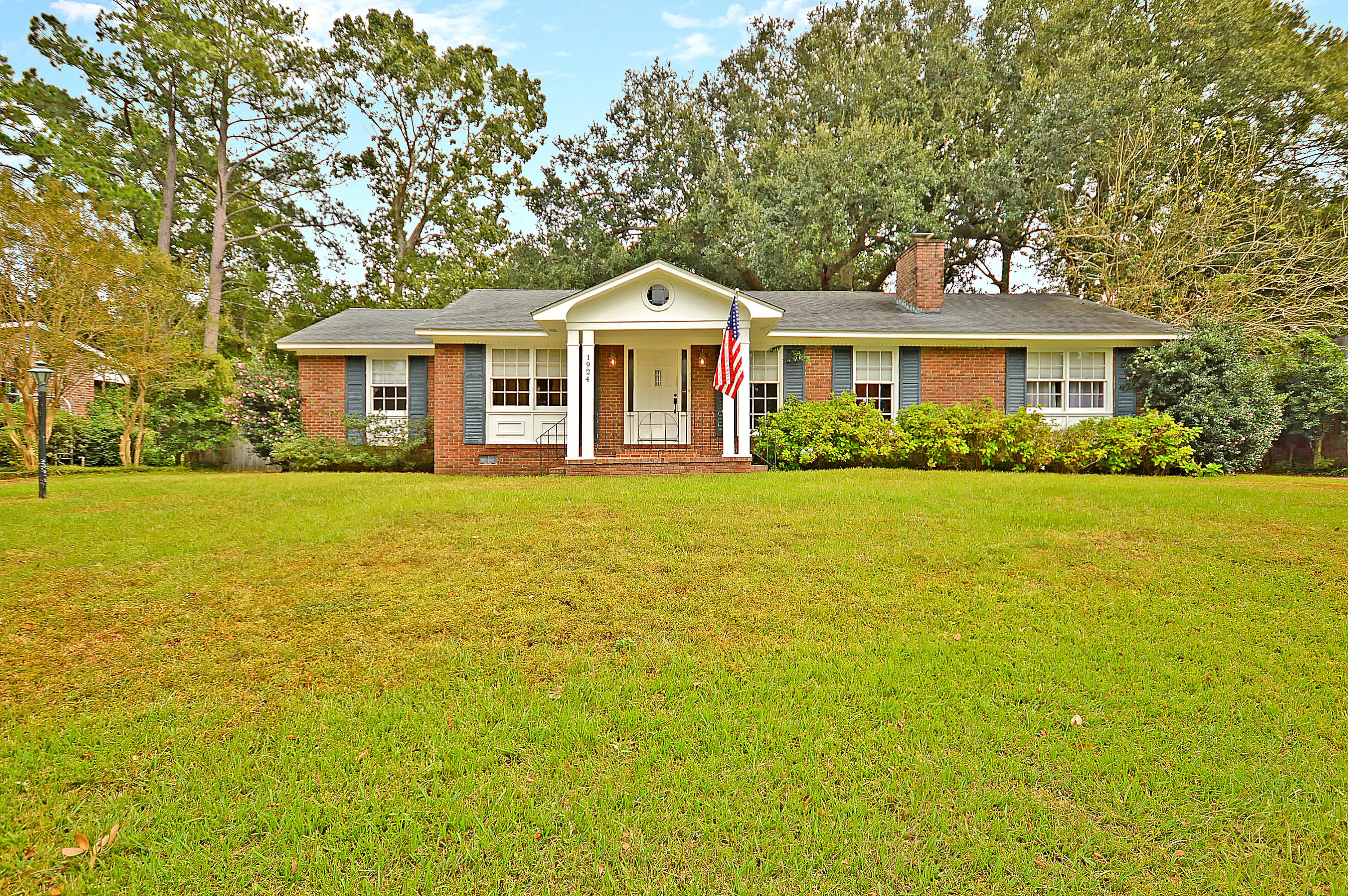 1924 Westminster Road Charleston, SC 29407 - Photo 31 of 32 1924 Westminster Front View