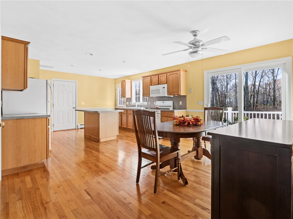 49 Peveril Road Cranston, RI 02921 - Photo 7 of 21