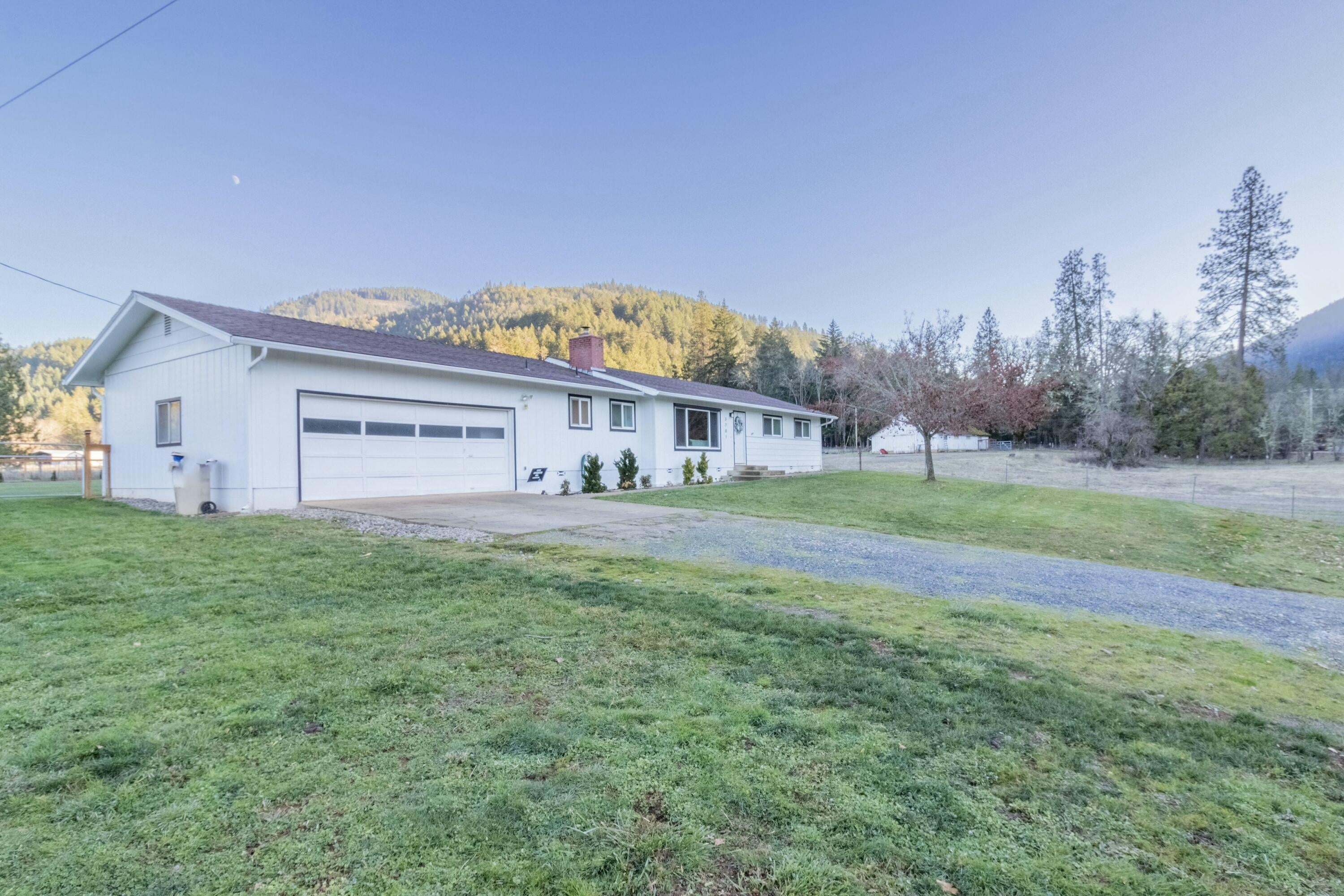 3701 Winona Road Grants Pass, OR 97526 - Photo 2 of 45 tempImageicBlpQ