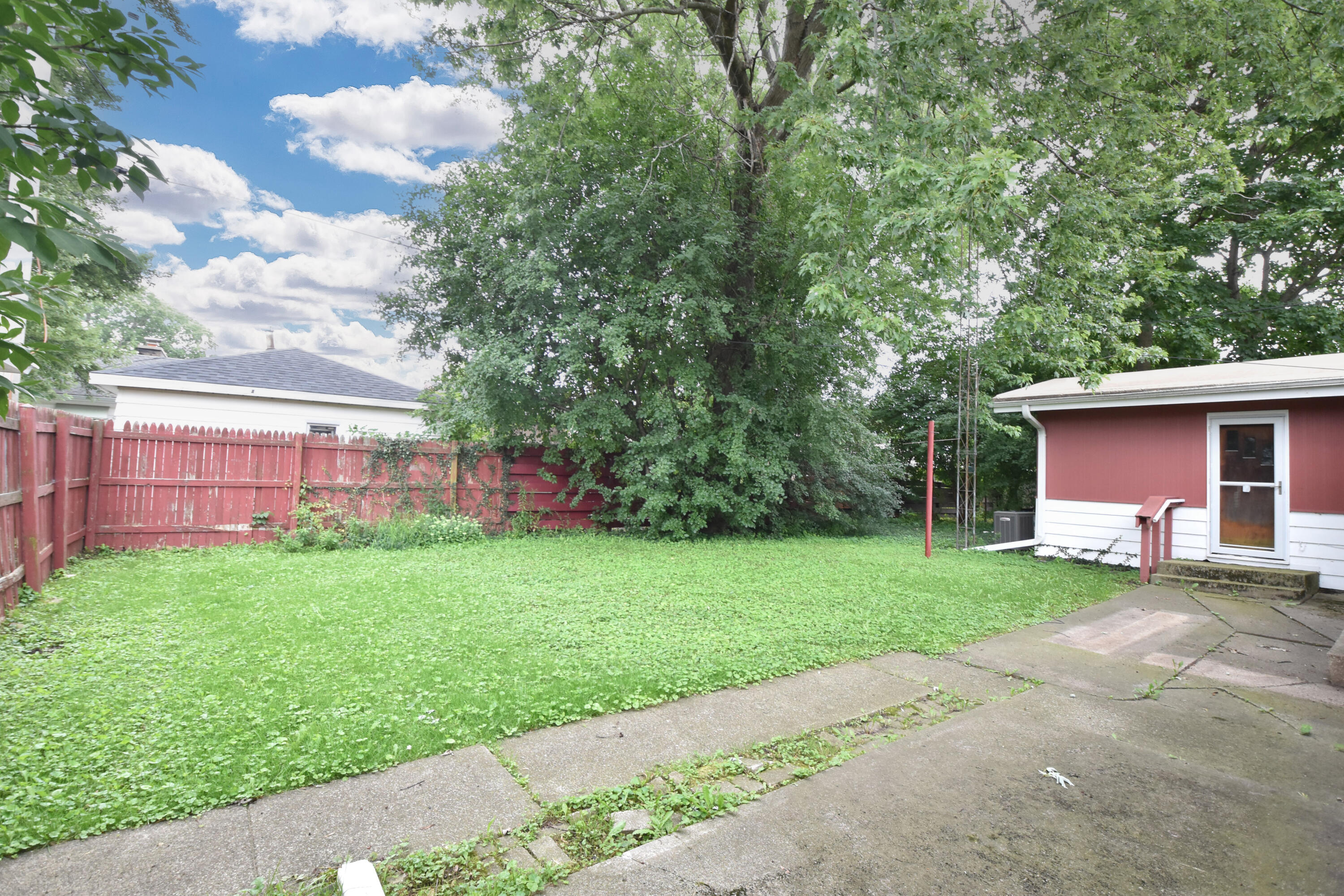 3421 St Clair Street Racine, WI 53402 - Photo 31 of 39 Patio