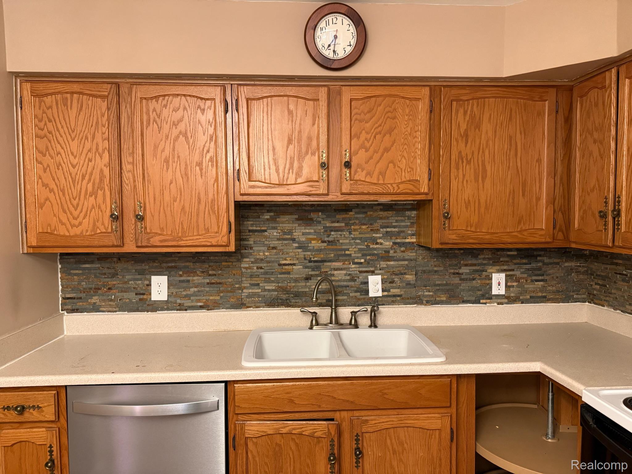 982 North Adams Road, Unit 4 Birmingham, MI 48009 - Photo 11 of 22