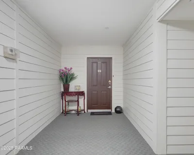 $315,000 | 1121 Camellia Boulevard, Unit 304, Lafayette, LA 70508