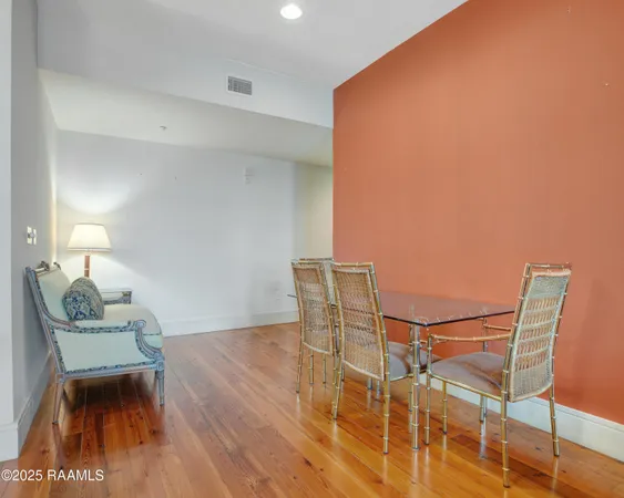 $315,000 | 1121 Camellia Boulevard, Unit 304, Lafayette, LA 70508