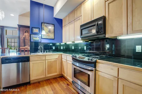 $315,000 | 1121 Camellia Boulevard, Unit 304, Lafayette, LA 70508