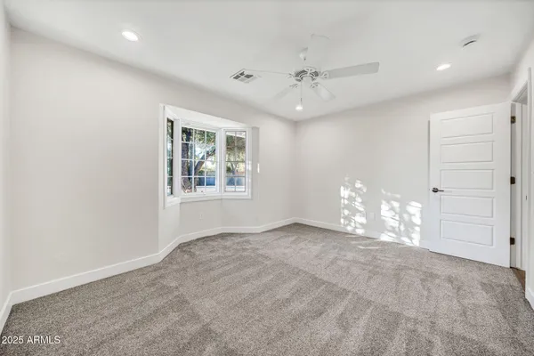 $1,050,000 | 641 West Linger Lane, Phoenix, AZ 85021