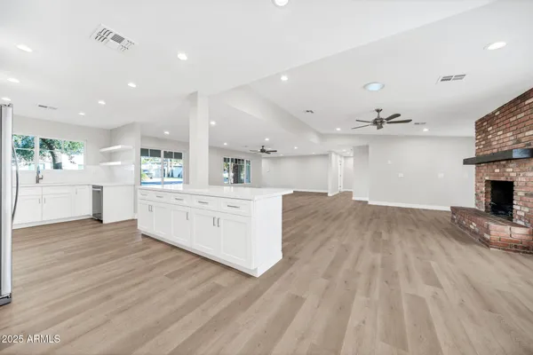 $1,050,000 | 641 West Linger Lane, Phoenix, AZ 85021