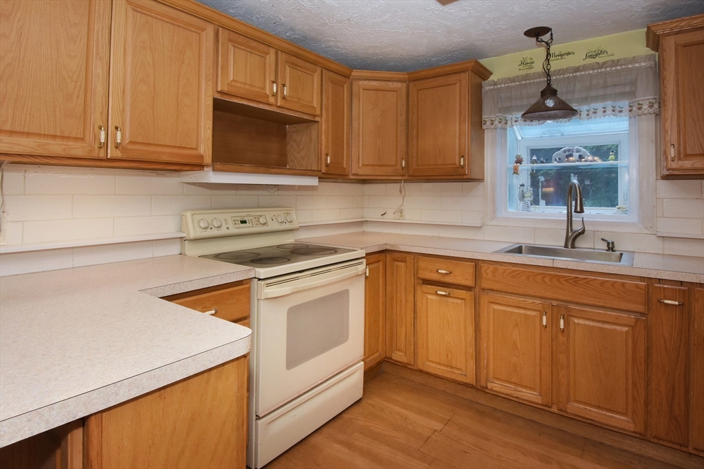 357 Barre Road Oakham, MA 01068 - Photo 5 of 39