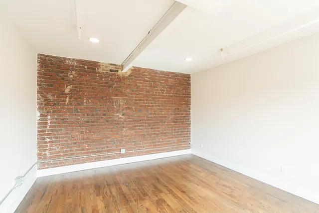 $2,100 | 614 East Main Street, Unit 207, Chattanooga, TN 37408