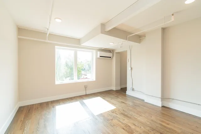 $2,100 | 614 East Main Street, Unit 207, Chattanooga, TN 37408