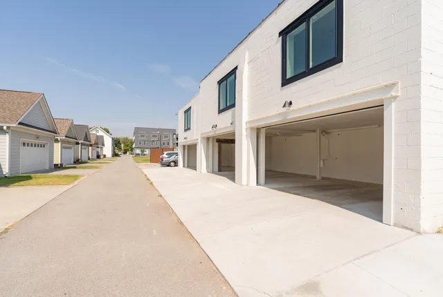 $2,100 | 614 East Main Street, Unit 207, Chattanooga, TN 37408