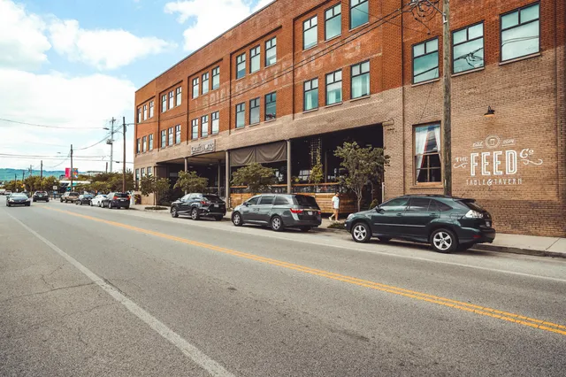 $2,100 | 614 East Main Street, Unit 207, Chattanooga, TN 37408