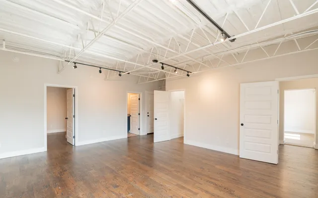 $2,100 | 614 East Main Street, Unit 207, Chattanooga, TN 37408