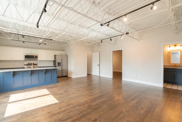 $2,100 | 614 East Main Street, Unit 207, Chattanooga, TN 37408