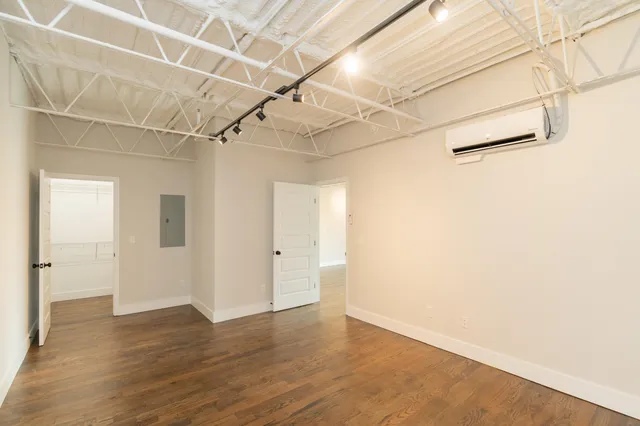 $2,100 | 614 East Main Street, Unit 207, Chattanooga, TN 37408