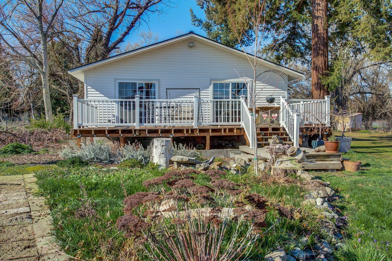 4149 Hilsinger Road Phoenix, OR 97535 - Photo 29 of 35 a view of a house with backyard and sitting area
