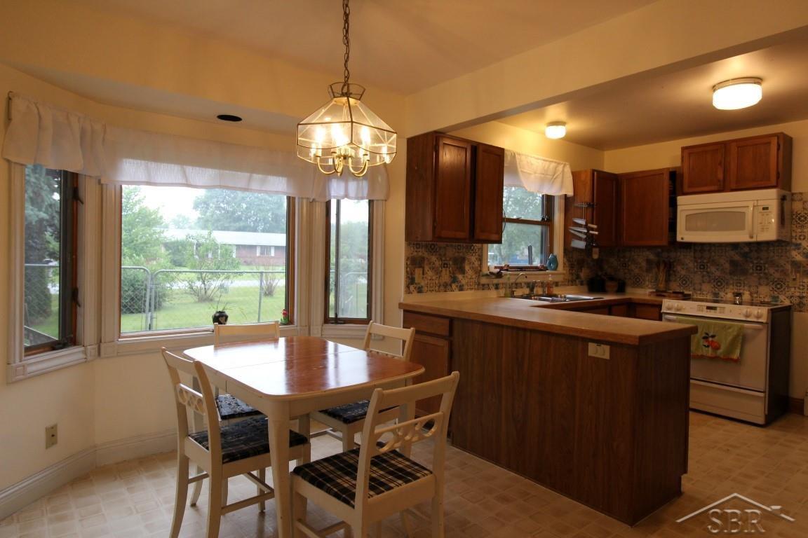 11424 Whitaker Road Fenton, MI 48430 - Photo 6 of 32 50046573-5.JPG