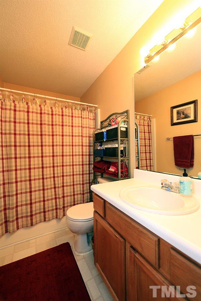 4413 Jordan Oaks Way Raleigh, NC 27604 - Photo 14 of 21 Gallery Image 14