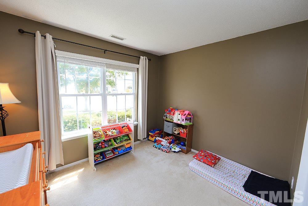 4413 Jordan Oaks Way Raleigh, NC 27604 - Photo 16 of 21 Gallery Image 16