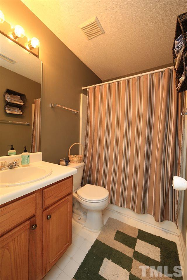 4413 Jordan Oaks Way Raleigh, NC 27604 - Photo 17 of 21 Gallery Image 17