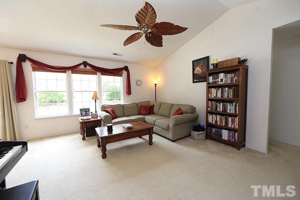 4413 Jordan Oaks Way Raleigh, NC 27604 - Photo 5 of 21 Gallery Image 5