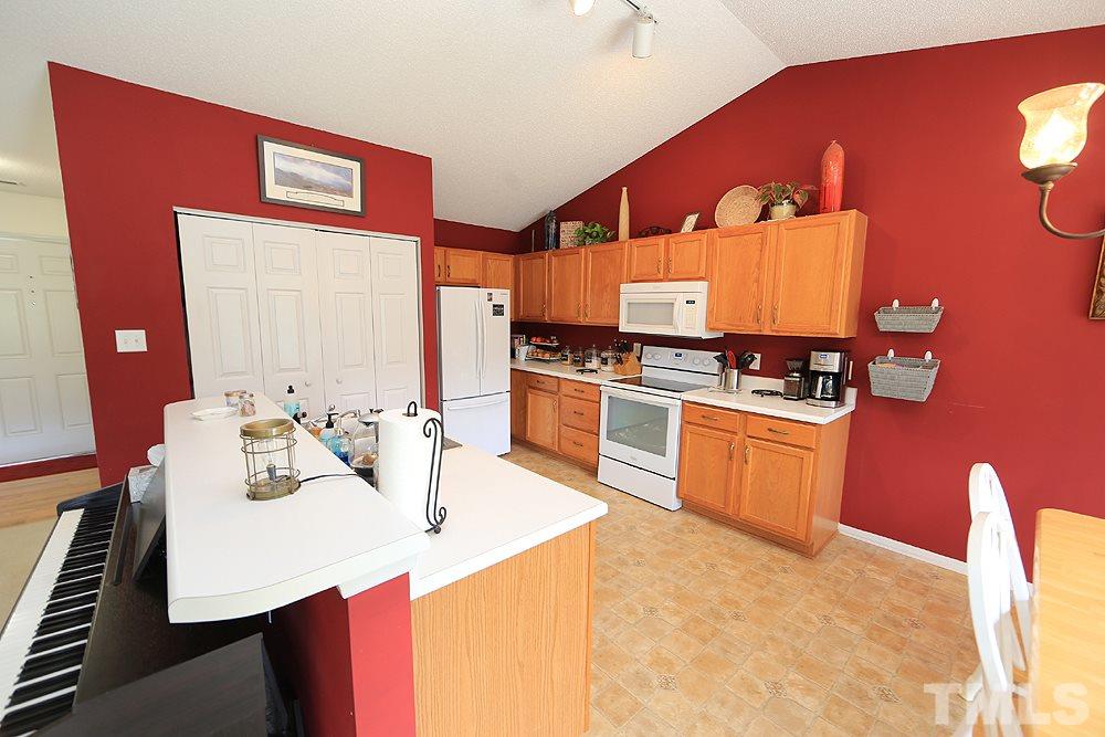 4413 Jordan Oaks Way Raleigh, NC 27604 - Photo 8 of 21 Gallery Image 8