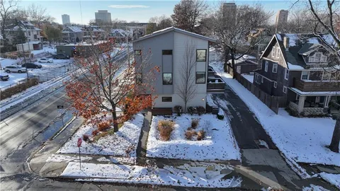 $395,000 | 836 East 27th Street, Kansas City, MO 64108