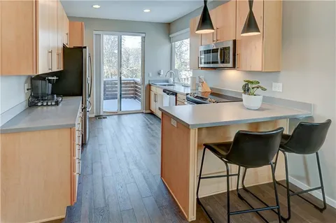 $395,000 | 836 East 27th Street, Kansas City, MO 64108