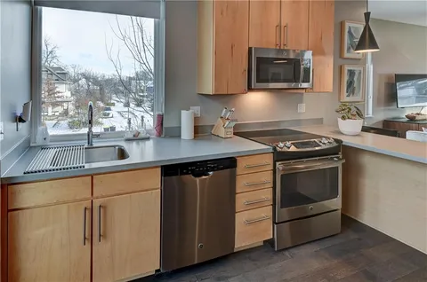 $395,000 | 836 East 27th Street, Kansas City, MO 64108