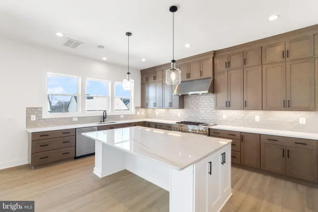 $8,700 | 853 North Manchester Street, Arlington, VA 22205