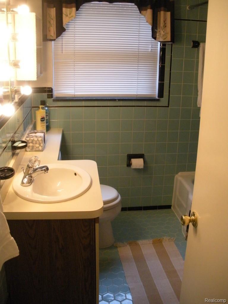 4388 Audubon Road Detroit, MI 48224 - Photo 22 of 32 DSCN6723.jpg