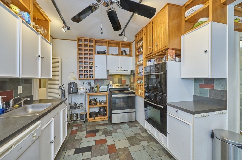 18 Atherton Road, Unit 1 Brookline, MA 02446 - Photo 8 of 17