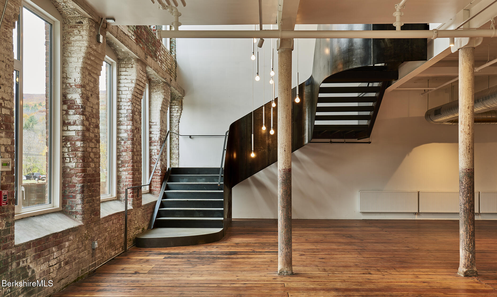 520 State Road, Unit 207 North Adams, MA 01247 - Photo 3 of 13 Entry - Arrival Area