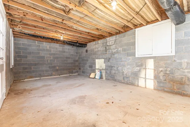 a view of the house with a swimming pool