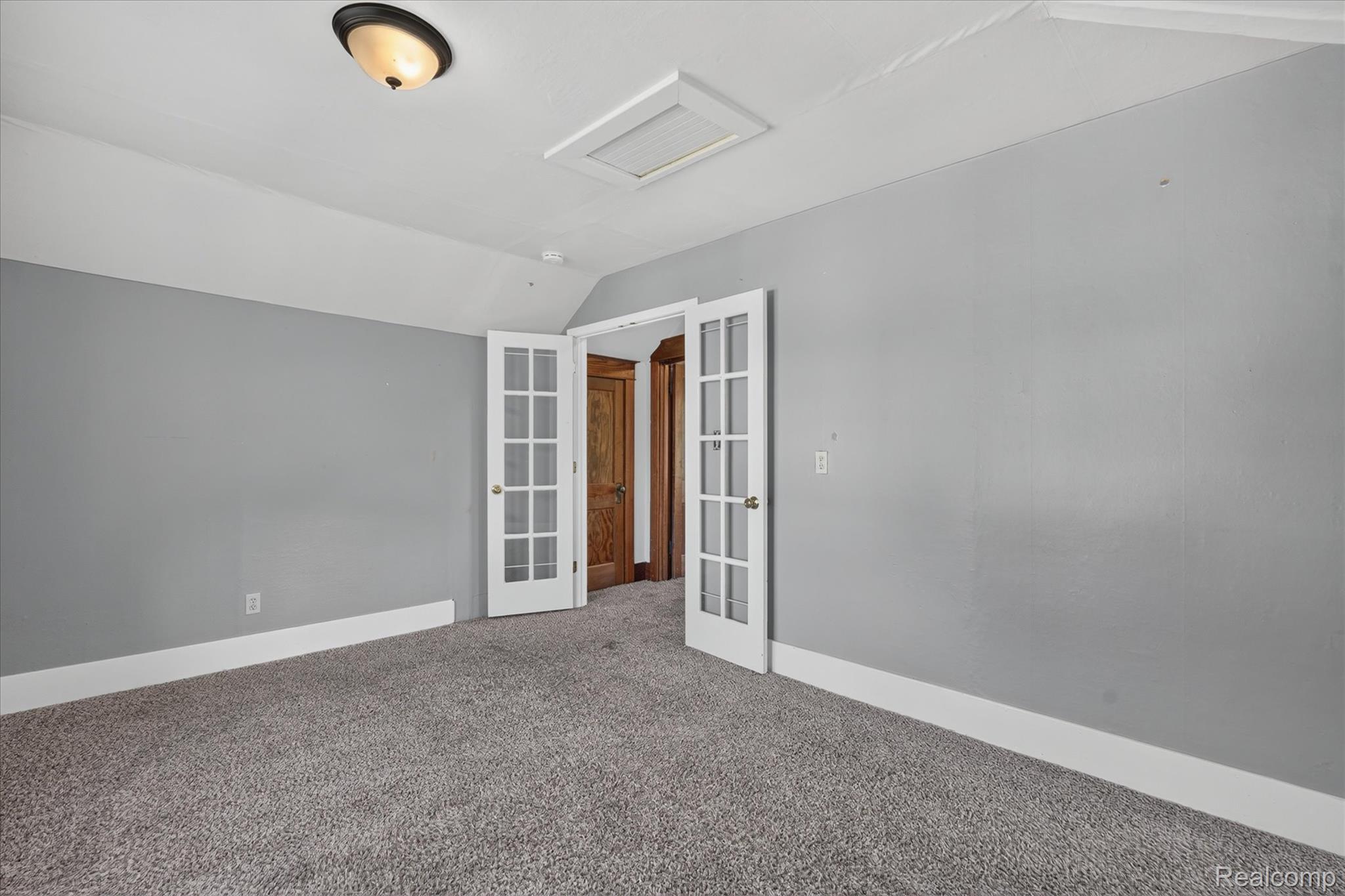 203 South Center Road Grand Blanc, MI 48439 - Photo 27 of 40 28-230-S-Center-Rd-Grand-Blanc-WindowStill.jpg