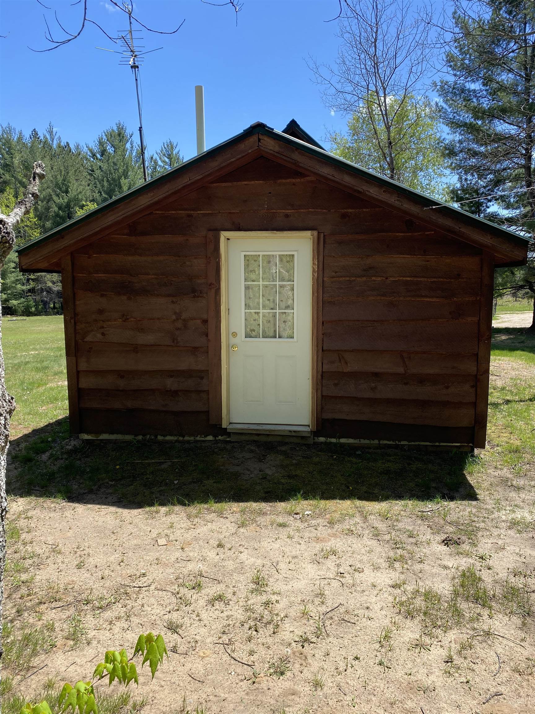 12463 Mueller Road Southwest Fife Lake, MI 49633 - Photo 6 of 92 1900135-5.JPG