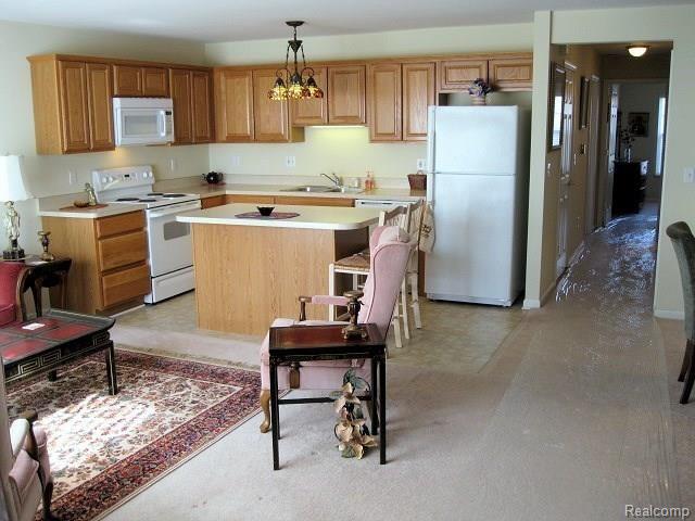33522 Utica Road, Unit 7 Fraser, MI 48026 - Photo 4 of 25 33522 Utica Rd, Unit 7 003.jpg